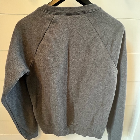 Nike crop sweatshirt. Women’s medium. Like new - Picture 3 of 3